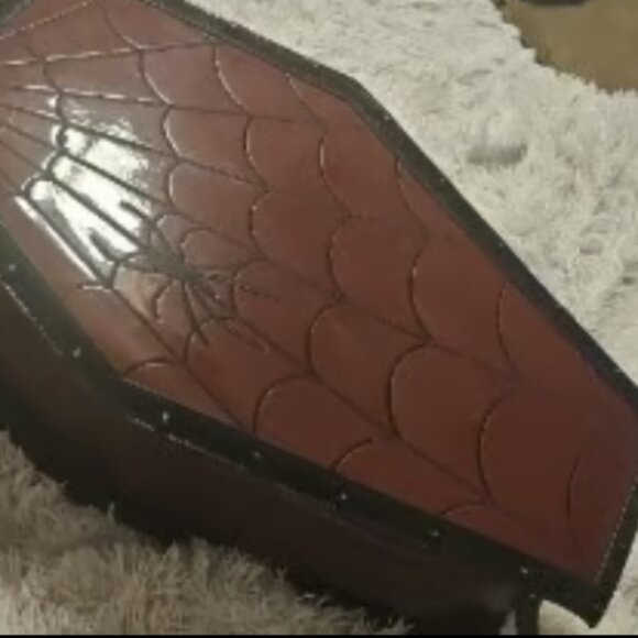 Wine dead weight coffin weekender - Picture 1 of 10